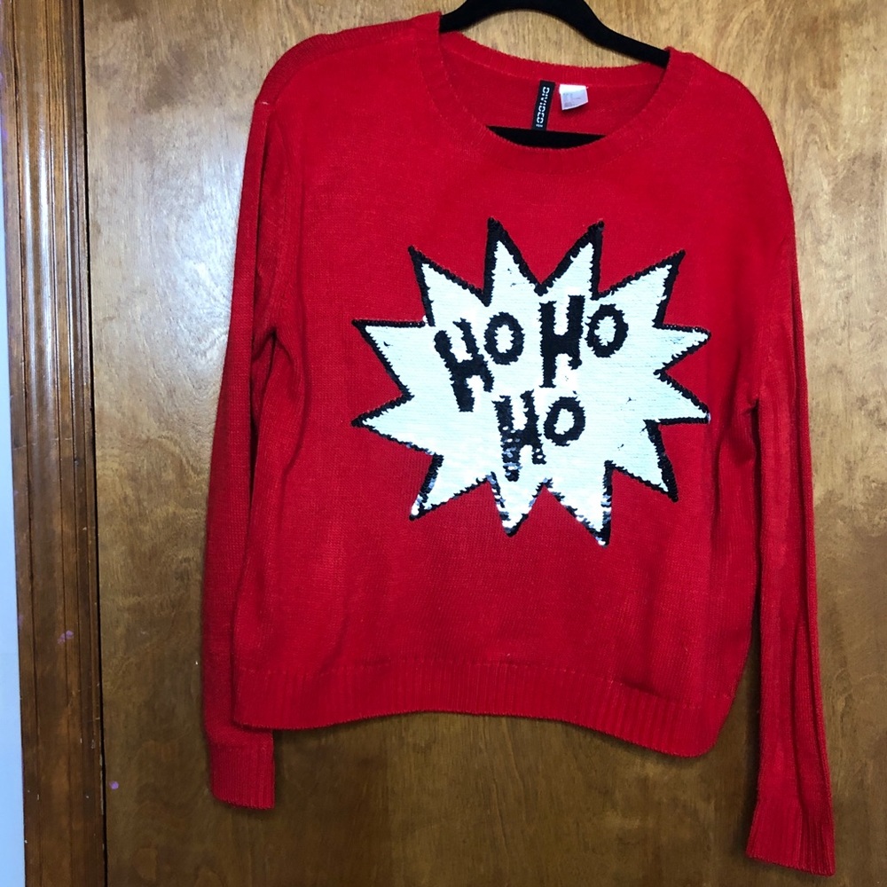 Year round Christmas sweater. Gently worn. Size M.